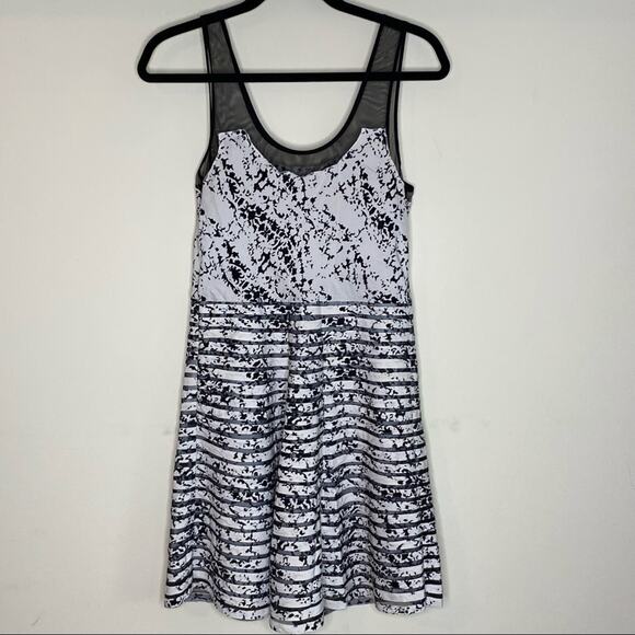 Parker Dress Black White Sleeveless Mesh Silk Fit Flare Womens Size Large - Picture 3 of 6